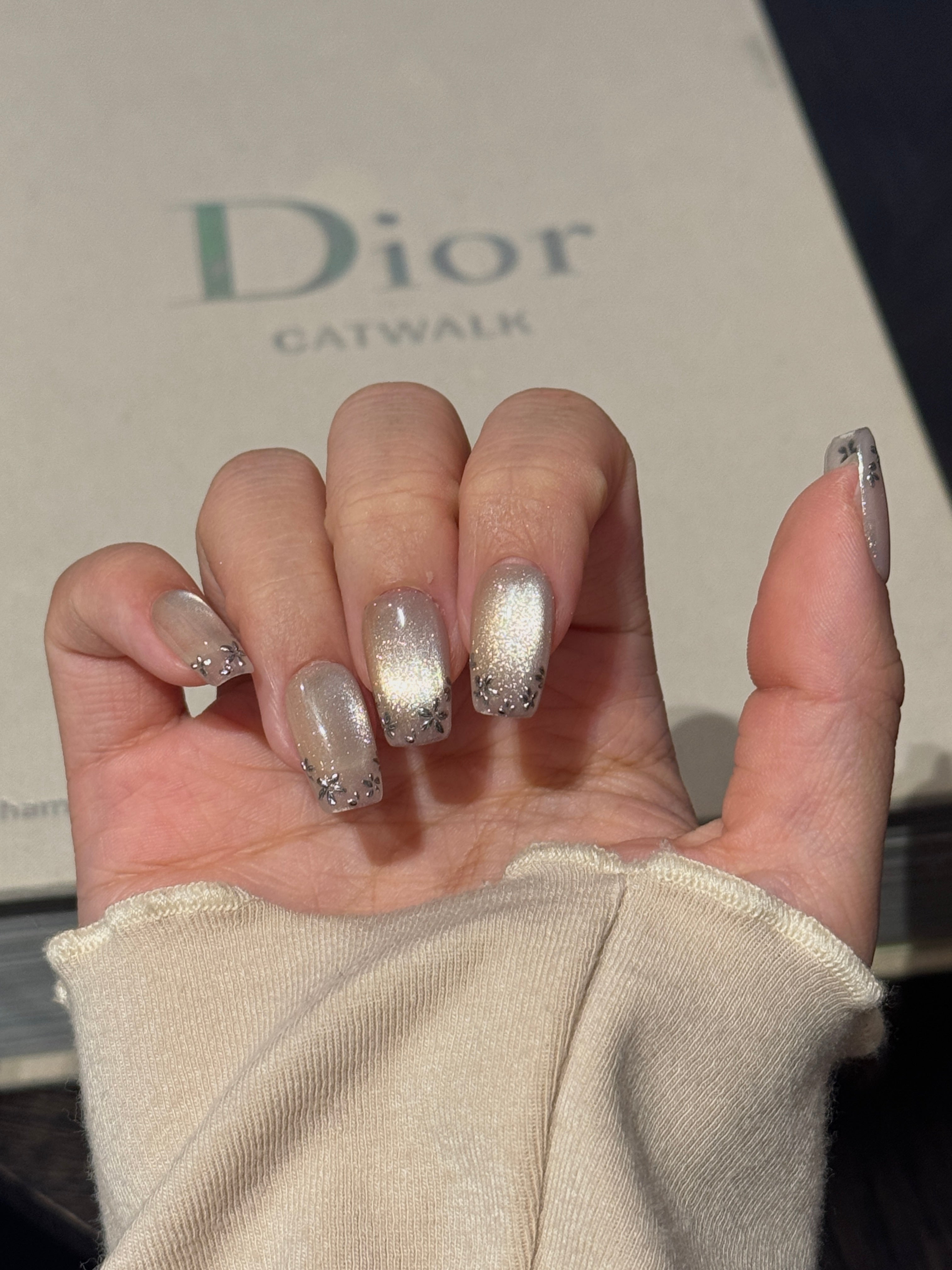 Midnight Bloom | Ombre Cat-eye & Metallic Floral Nails