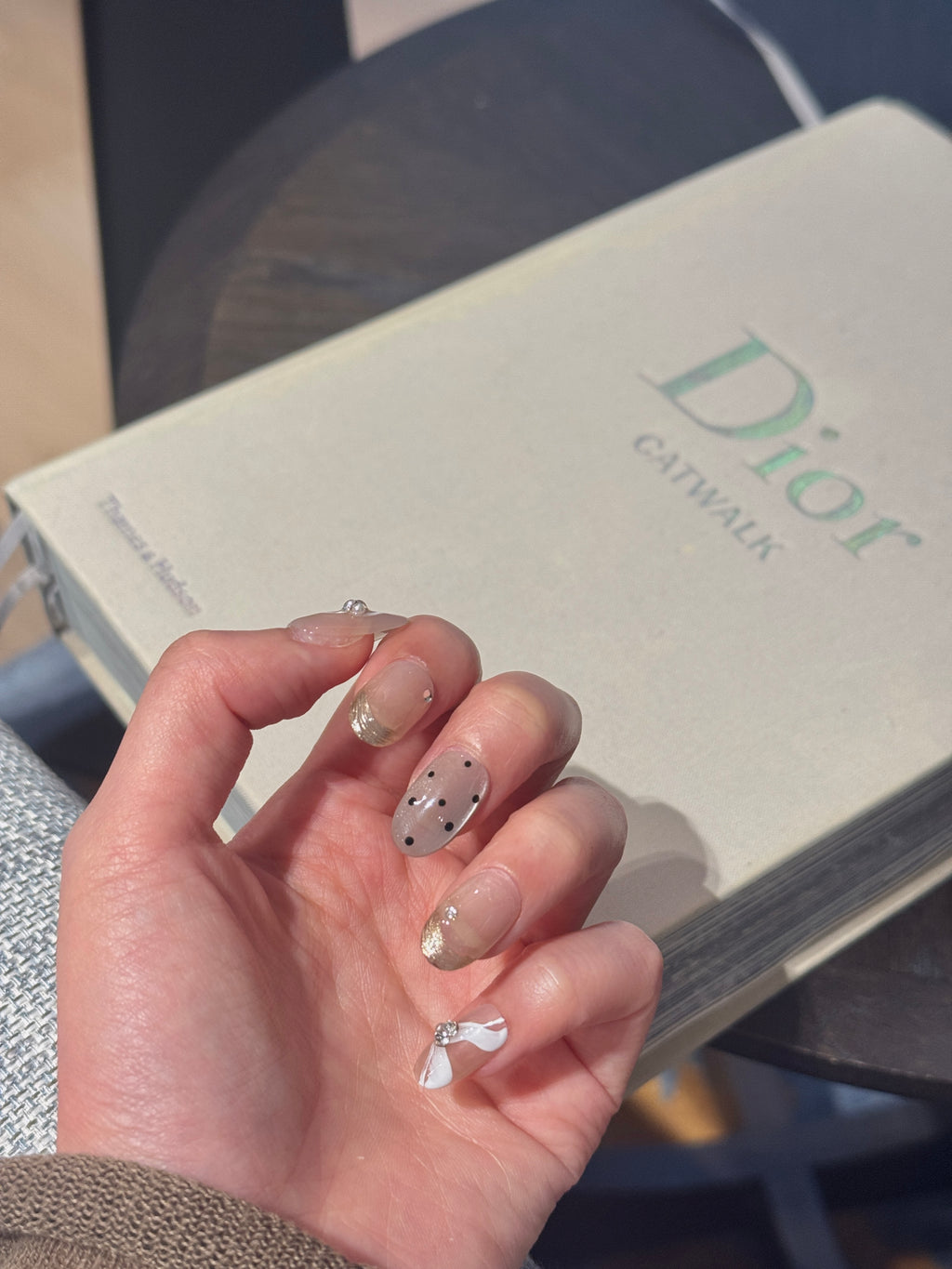 Chrome Nebula French | Polka Dot Cat-eye Press-on Nails