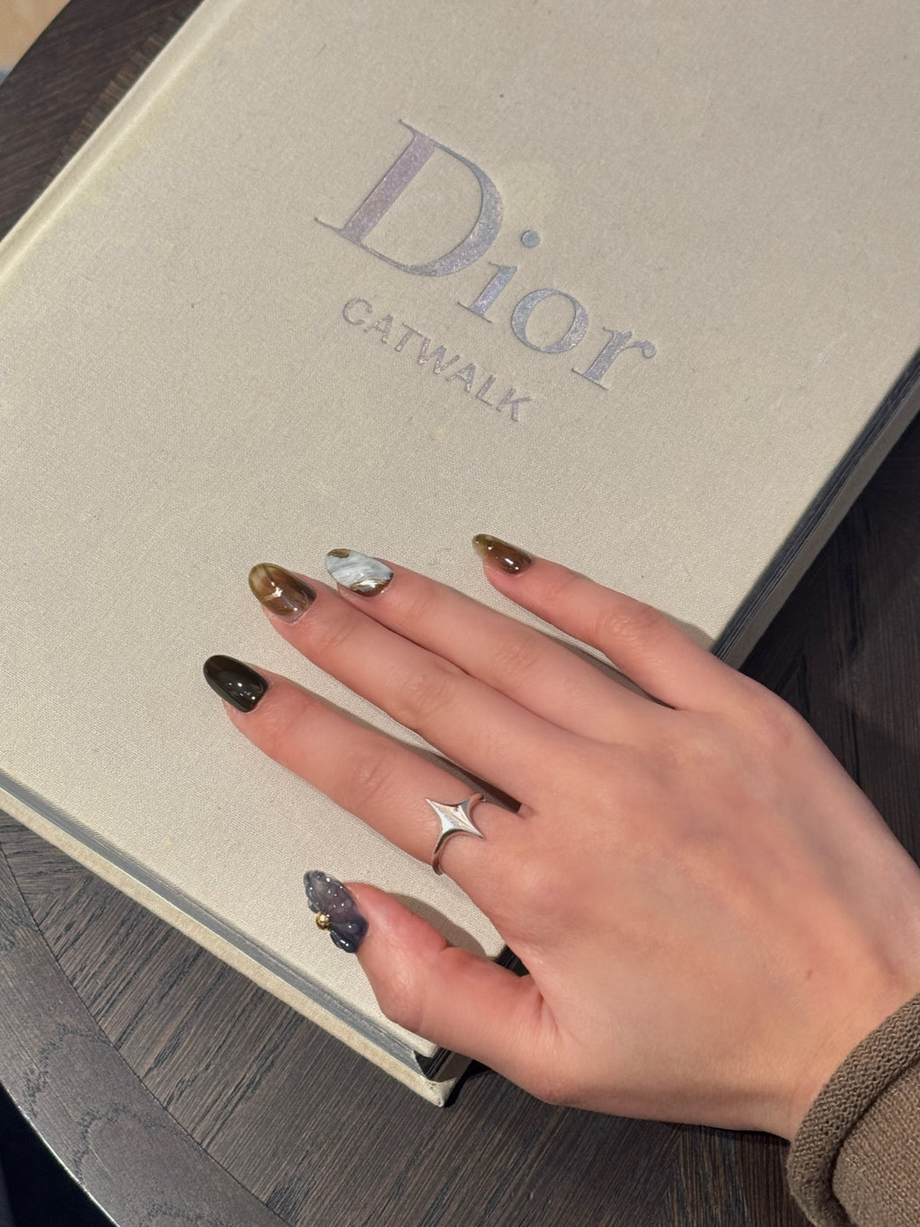Golden Orchid Ripple | Textured Metallic & Floral Nails